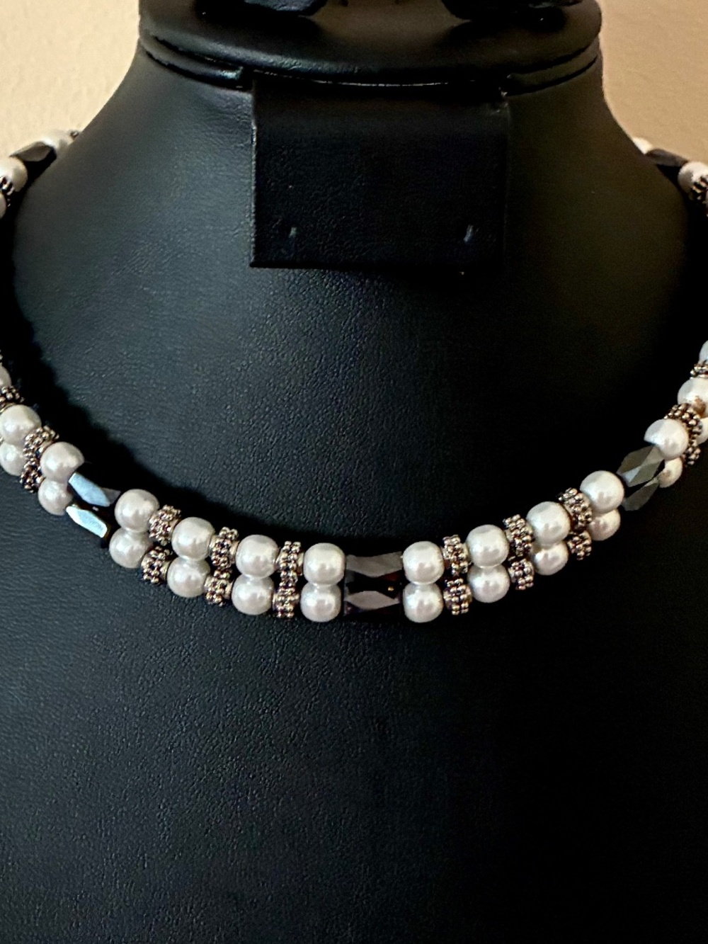 Faux Pearl Choker